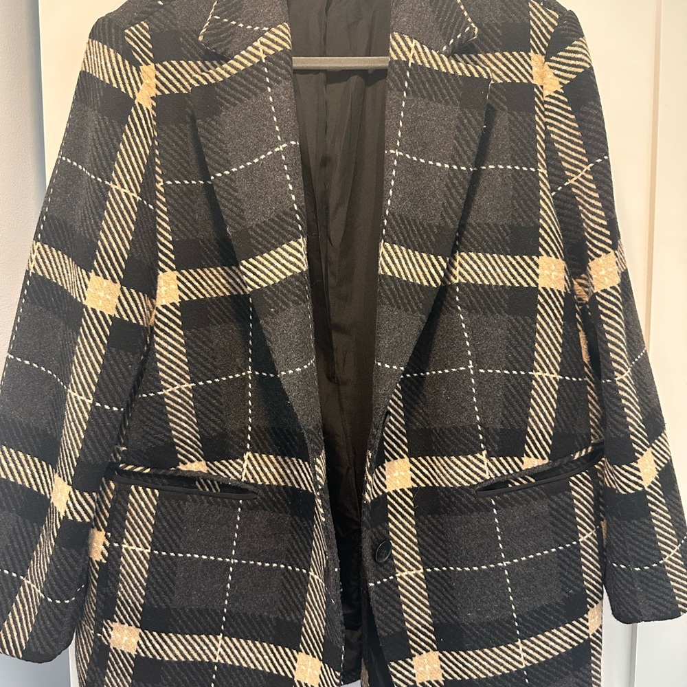 Plaid Women's Coat - Black and Cream.